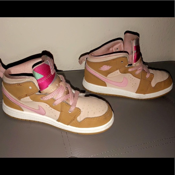 Jordan 1 10c toddler - Picture 1 of 7